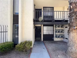 Photo #1: 2412389 Listing 