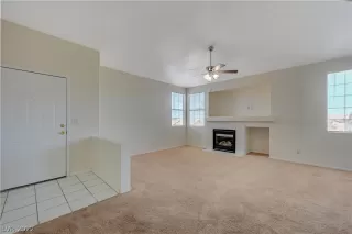 Photo #5: 2412391 Listing