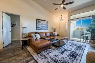 Photo #3: 2412407 Listing 