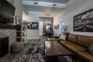 Photo #6: 2412407 Listing 