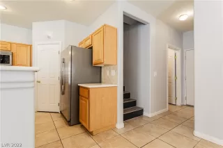 Photo #6: 2412413 Listing