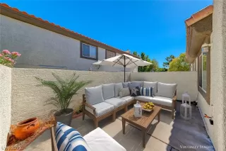 Photo #4: 2412419 Listing 