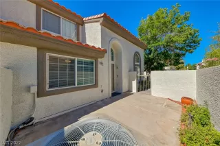 Photo #6: 2412419 Listing 