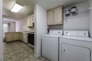 Photo #6: 2412438 Listing 