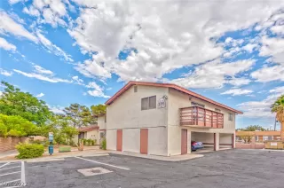 Photo #3: 2412447 Listing