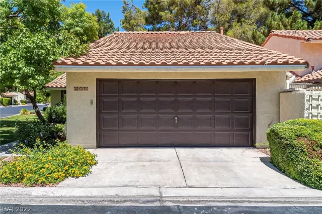 MLS: 2412481 Condo For Sale