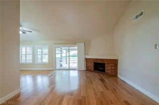 Photo #2: 2412481 Listing 