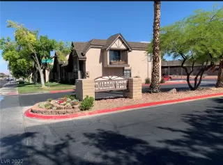 Photo #1: 2412513 Listing 