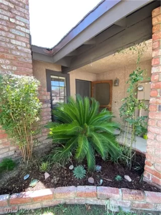 Photo #3: 2412513 Listing 