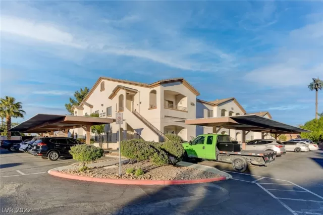 MLS: 2412519 Condo For Sale