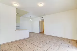 Photo #3: 2412519 Listing