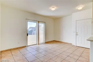 Photo #5: 2412519 Listing