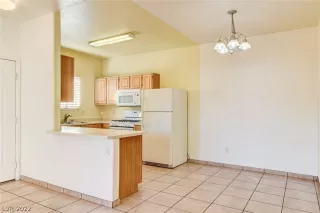 Photo #6: 2412519 Listing