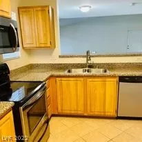 Photo #4: 2412542 Listing