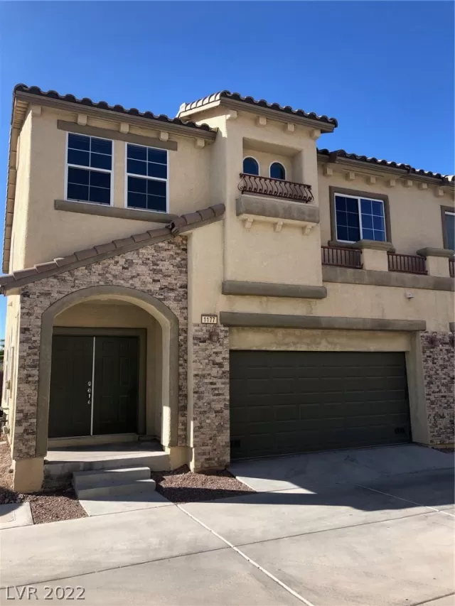 MLS: 2412544 Condo For Sale