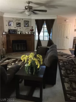 Photo #4: 2412560 Listing