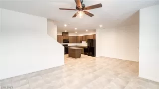 Photo #6: 2412589 Listing 