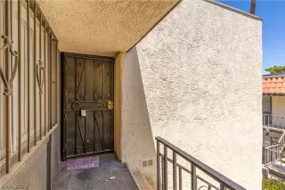 Photo #3: 2412659 Listing