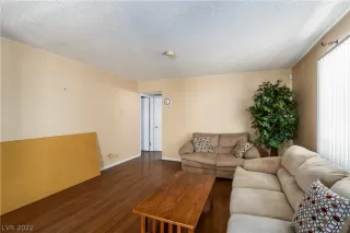 Photo #6: 2412659 Listing