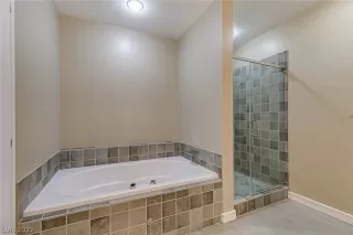 Photo #4: 2412664 Listing 