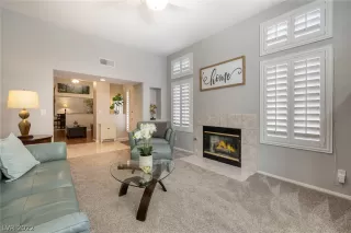 Photo #3: 2412669 Listing