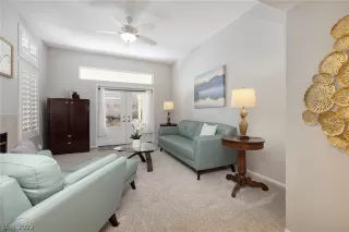 Photo #4: 2412669 Listing