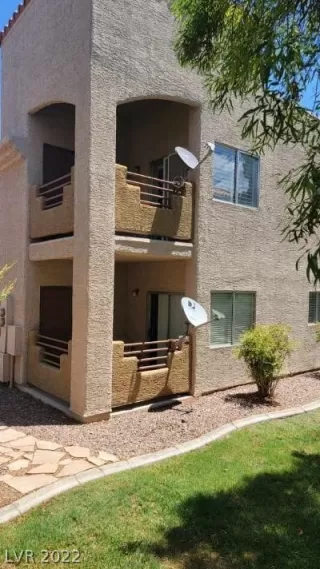 Photo #2: 2412671 Listing 