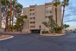 Photo #1: 2412682 Listing