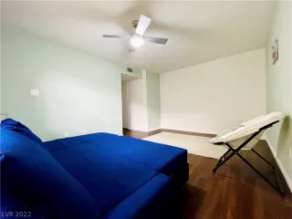 Photo #3: 2412687 Listing