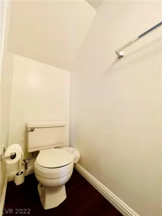 Photo #6: 2412687 Listing