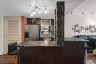 Photo #4: 2412691 Listing 