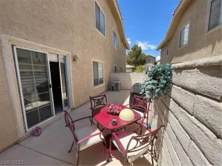 Photo #6: 2412692 Listing