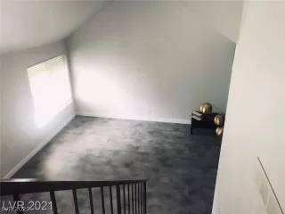 Photo #3: 2412697 Listing 