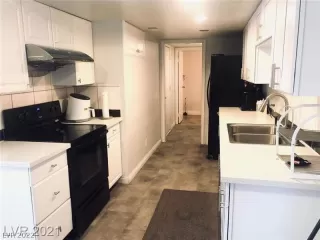 Photo #4: 2412697 Listing 