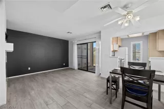 Photo #4: 2412706 Listing 