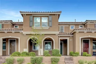 Photo #1: 2412709 Listing 