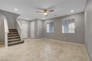 Photo #6: 2412709 Listing 