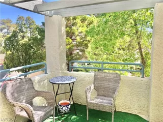 Photo #6: 2412726 Listing 