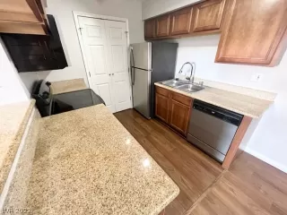 Photo #2: 2412745 Listing 