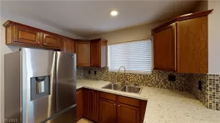 Photo #4: 2412752 Listing 