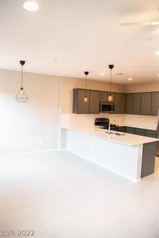 Photo #2: 2412765 Listing 