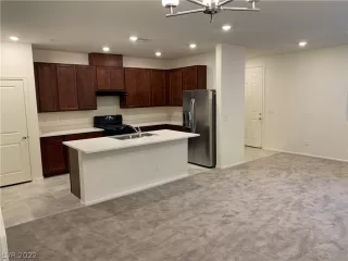 Photo #3: 2412784 Listing 