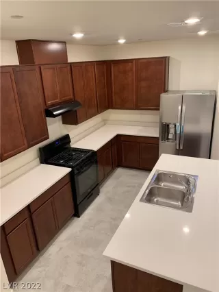 Photo #4: 2412784 Listing 