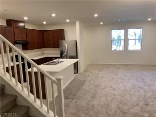 Photo #5: 2412784 Listing 