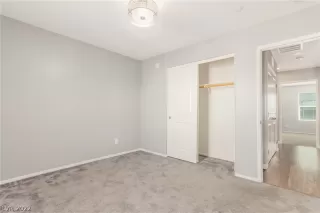 Photo #6: 2412802 Listing 