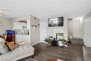 Photo #1: 2412809 Listing