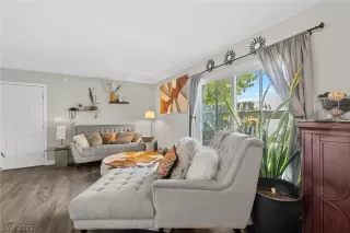 Photo #3: 2412809 Listing