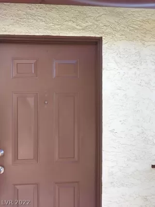 Photo #5: 2412811 Listing 