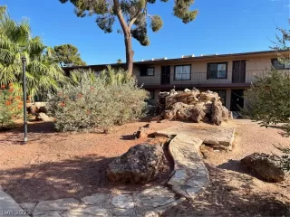 Photo #2: 2412827 Listing