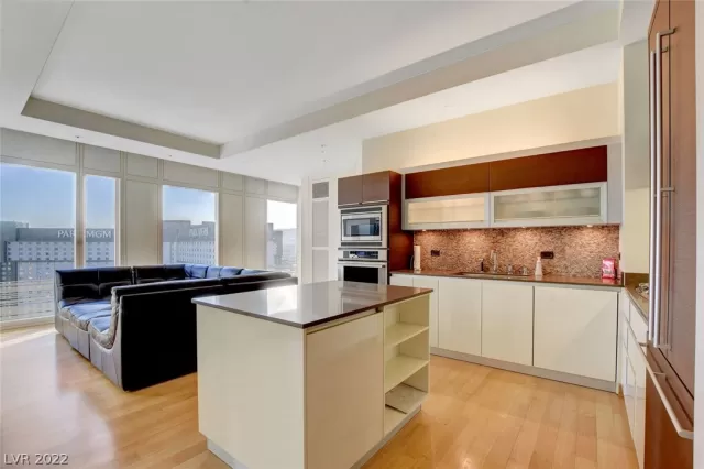 MLS: 2412851 Condo For Sale